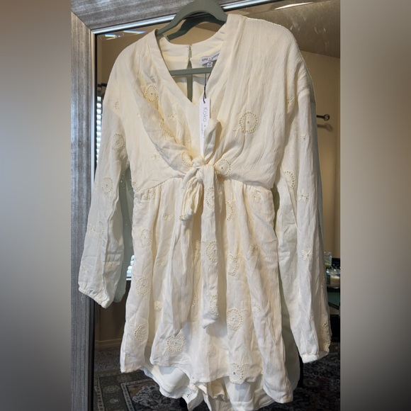 Koko + Mason Lace Romper - Picture 2 of 6